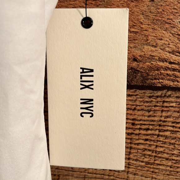 NWT Alix NYC Mott Bodysuit S/L Tank White. Tag shows S/L but probably One Size. - Picture 5 of 6